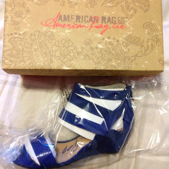 American Ragcie Sandals Royal Blue size 8M - Picture 1 of 2